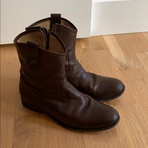 Frye Melissa short boots 9 brown side zip